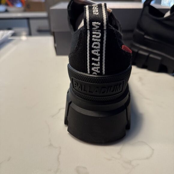 Palladium Revolt LO TX Black, 8.5 Women's - Picture 3 of 10